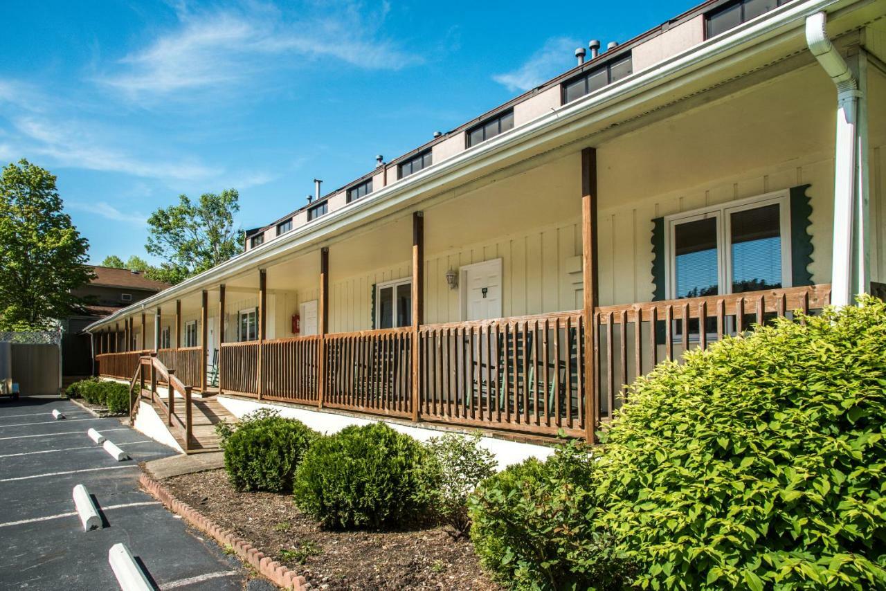 Boxwood Lodge Blowing Rock Near Boone-University Exterior photo