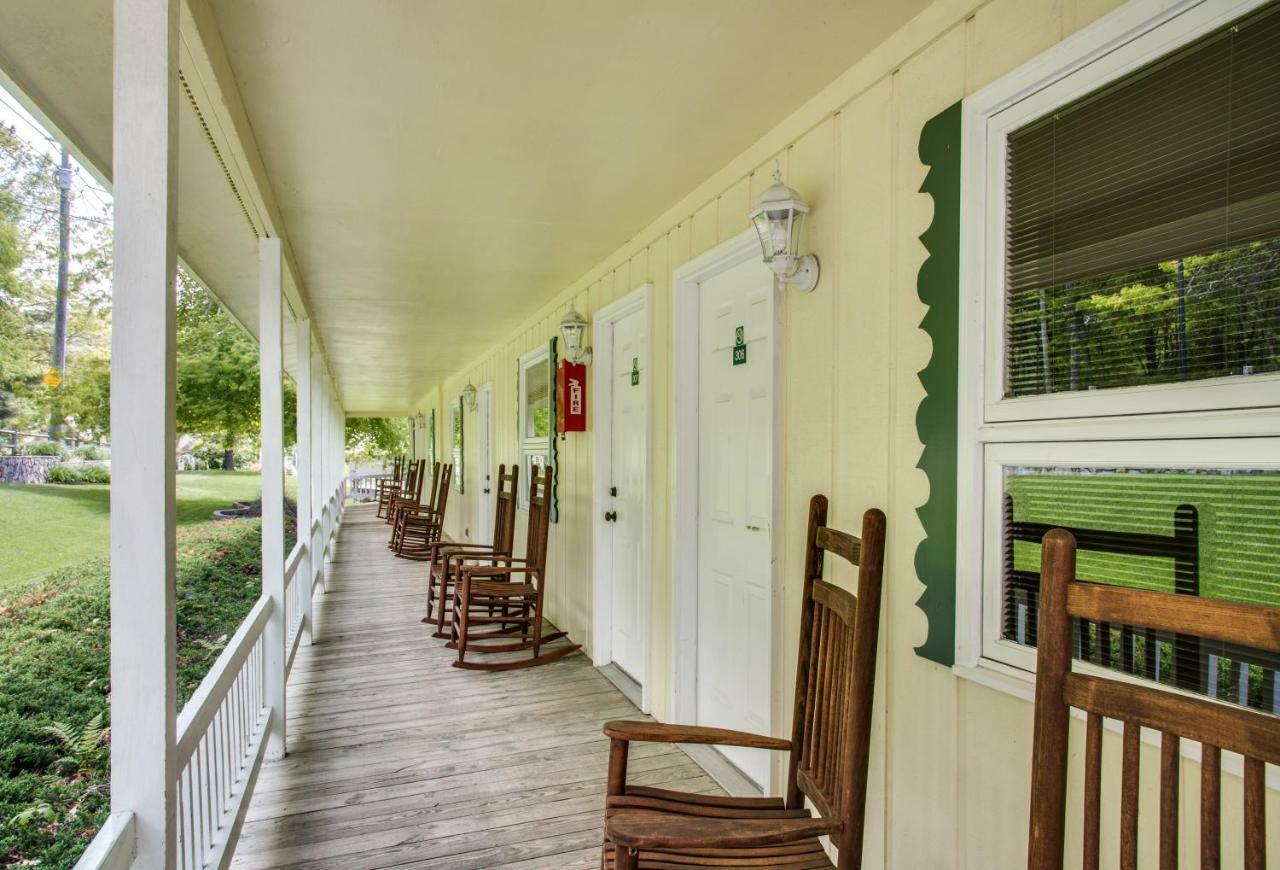 Boxwood Lodge Blowing Rock Near Boone-University Exterior photo